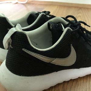 Black and White Nike Roshes